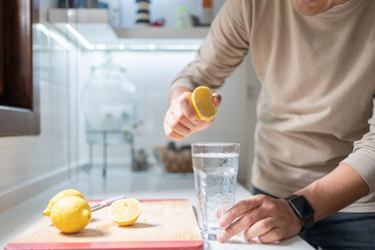 9 Reasons Why Lemon Water is Healthy